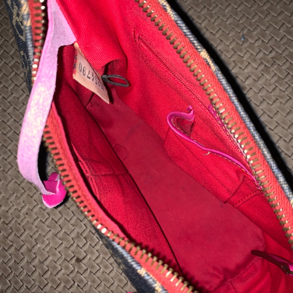 Dooney& Bourke - Picture 10 of 12